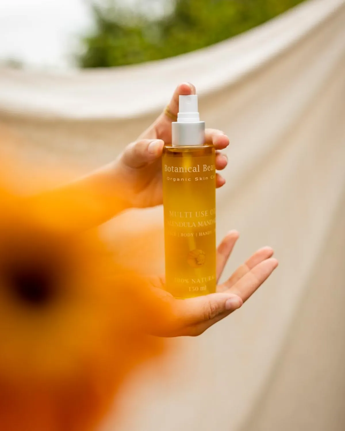 Multi Use Oil Calendula Mandarijn sfeerbeeld 2